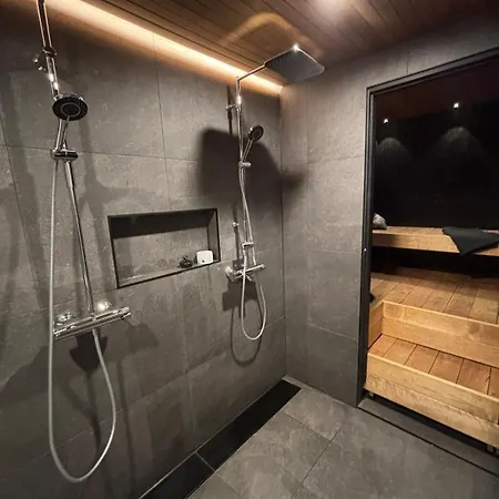 Villa Arctic Glow- Private Aurora Jacuzzi And Sauna *