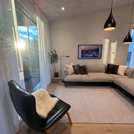 Arctic Glow- Private Aurora Jacuzzi And Sauna