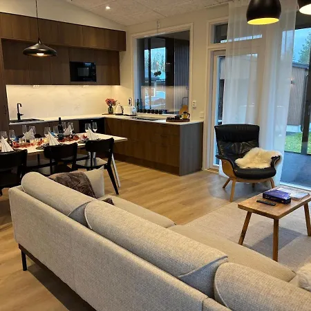 Villa Arctic Glow- Private Aurora Jacuzzi And Sauna Rovaniemi
